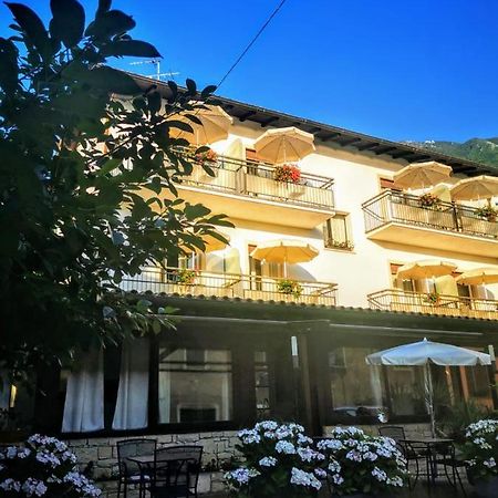 Albergo Al Pescatore เบรนโซเน ซูล การ์ดา ภายนอก รูปภาพ