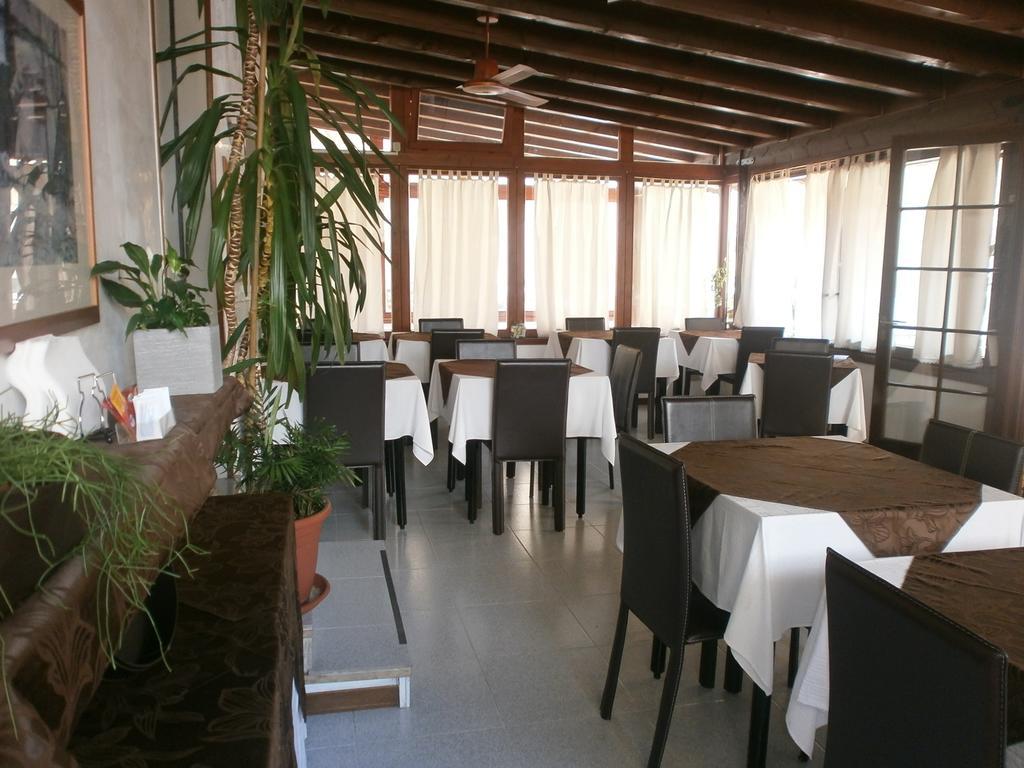 Albergo Al Pescatore เบรนโซเน ซูล การ์ดา ภายนอก รูปภาพ
