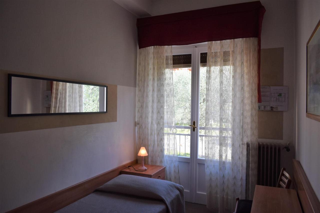 Albergo Al Pescatore เบรนโซเน ซูล การ์ดา ภายนอก รูปภาพ