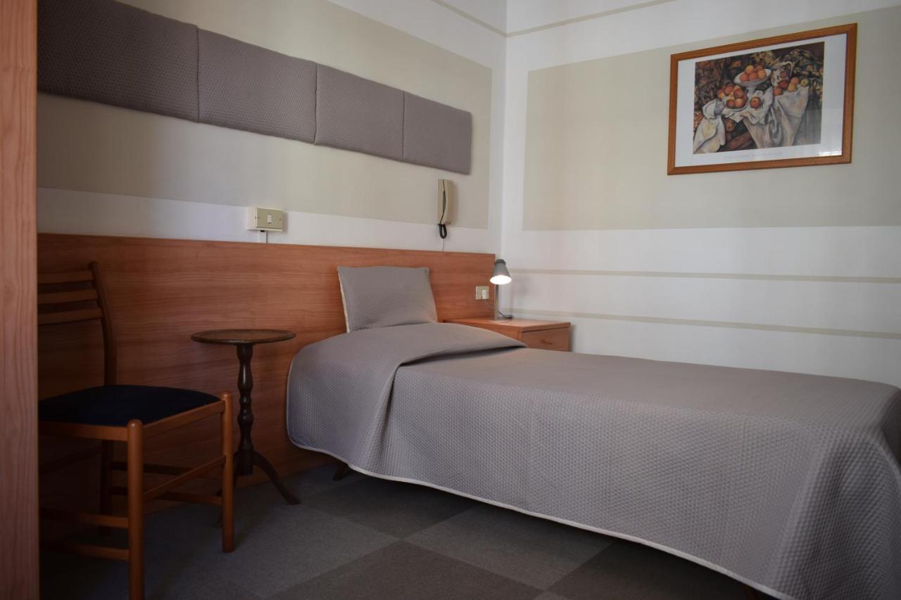Albergo Al Pescatore เบรนโซเน ซูล การ์ดา ภายนอก รูปภาพ
