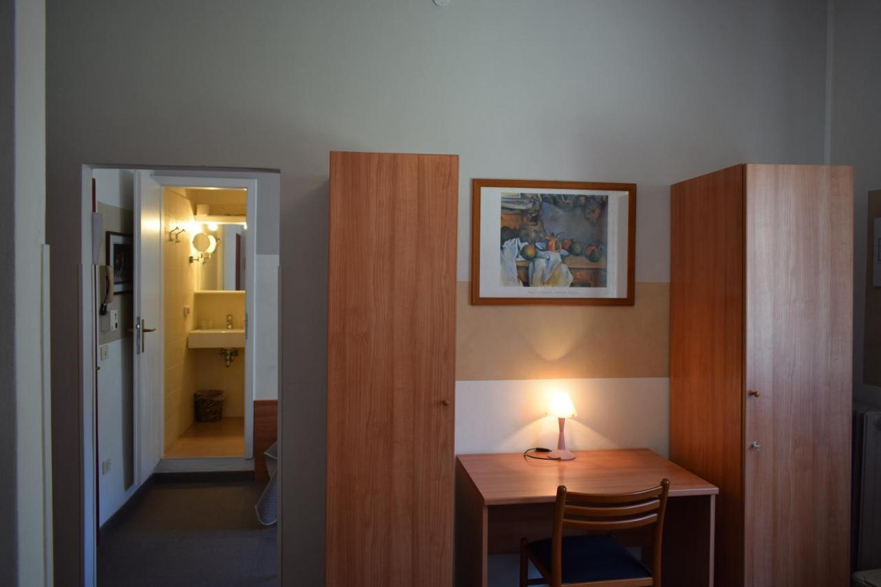 Albergo Al Pescatore เบรนโซเน ซูล การ์ดา ภายนอก รูปภาพ