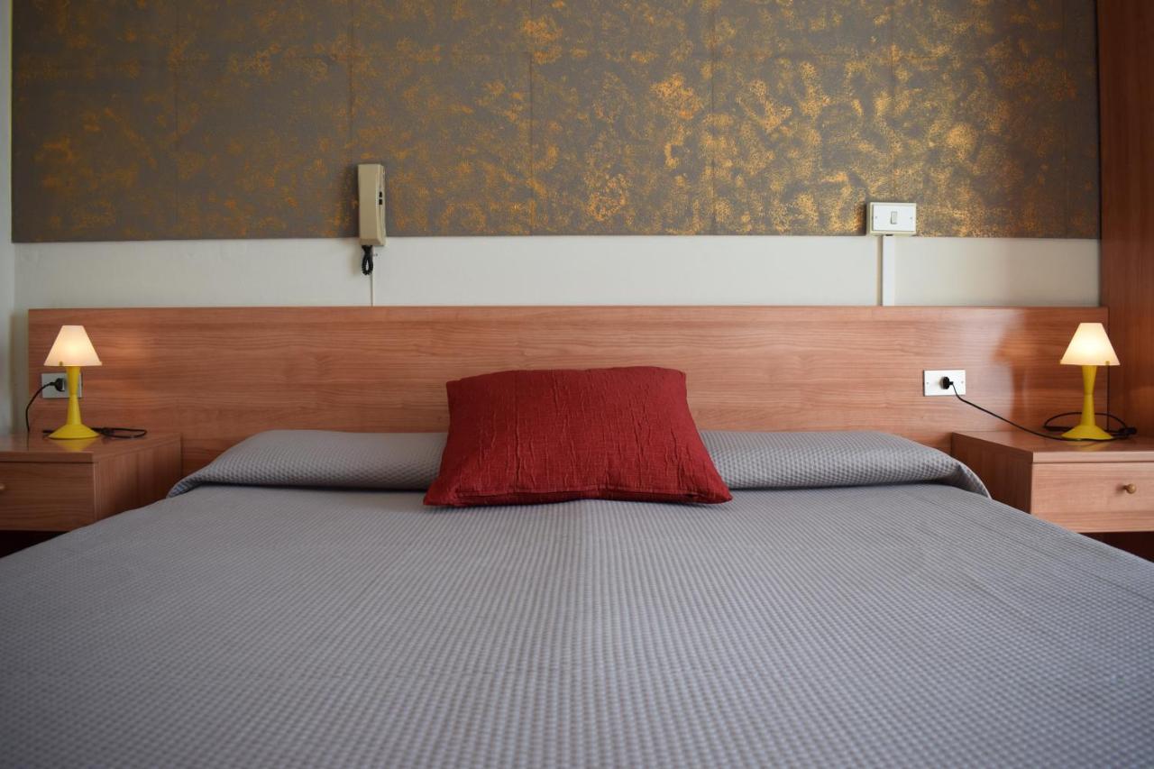 Albergo Al Pescatore เบรนโซเน ซูล การ์ดา ภายนอก รูปภาพ