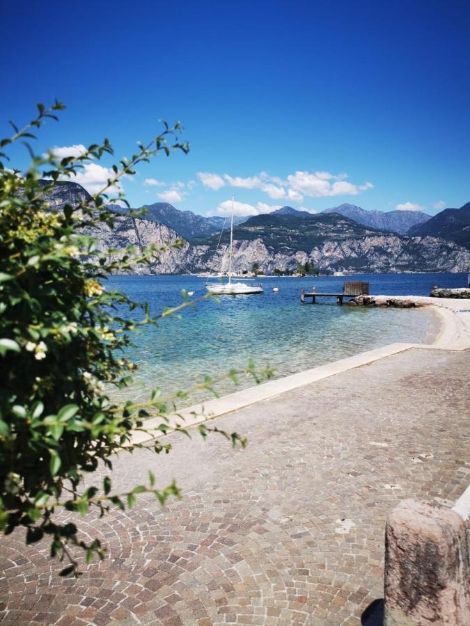 Albergo Al Pescatore เบรนโซเน ซูล การ์ดา ภายนอก รูปภาพ